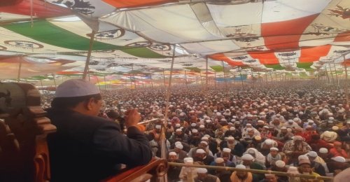আখেরী মোনাজাতের মধ্য দিয়ে সমাপ্তি কুড়িগ্রামে ৩ দিনব্যাপী পীর চরমোনাই'র ইজতেমা